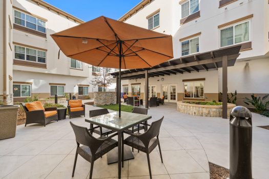 WestmontLaMesa_MCCourtyard_LA360VR-1
